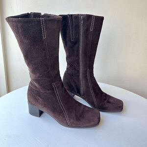 La Canadienne Waterproof Chocolate Suede Boots – Size 8.5 | Made in Canada